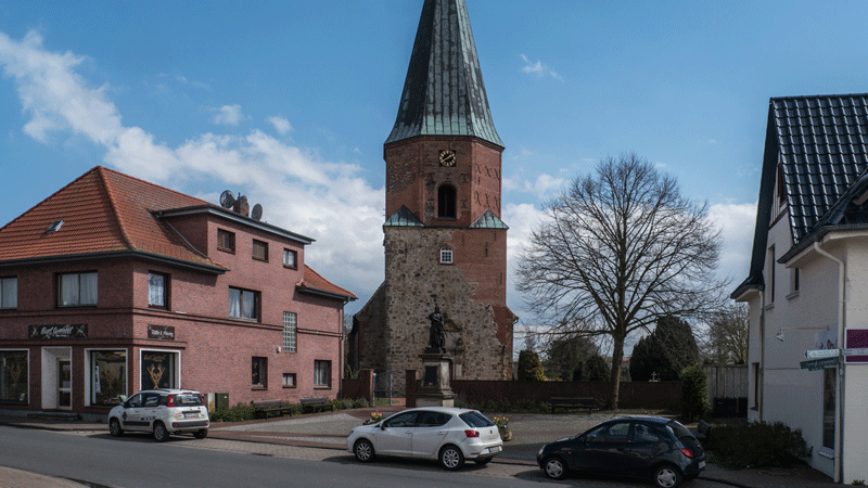 Germania-Figur in Dorum-1