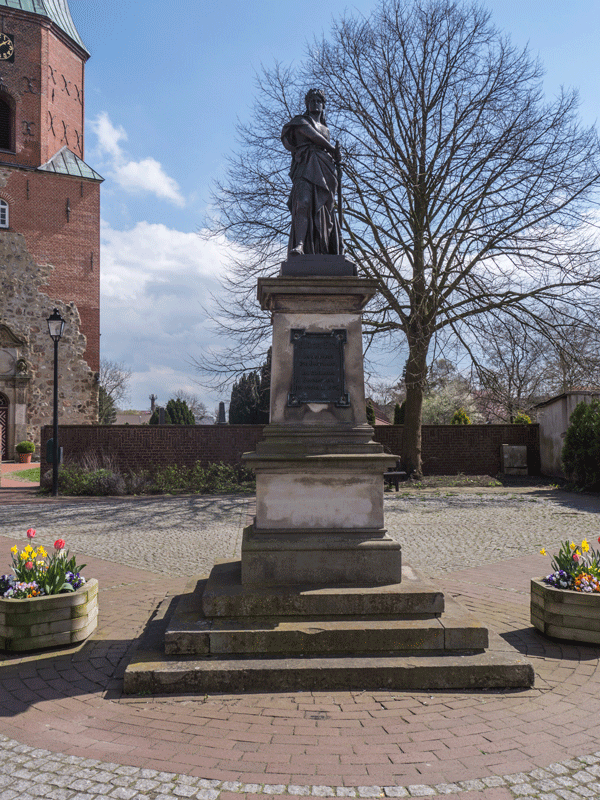 Germania-Figur in Dorum-2