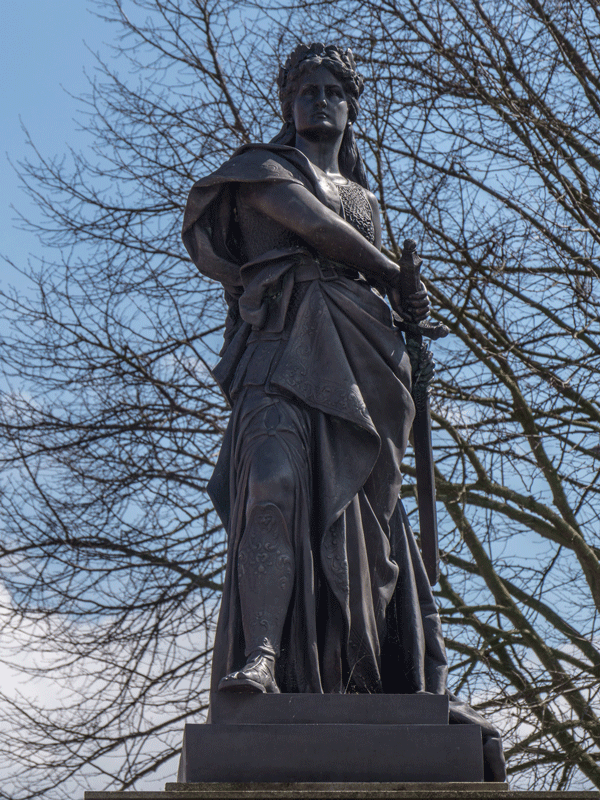 Germania-Figur in Dorum-3