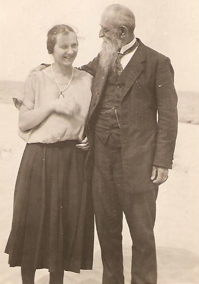 Adolf Jahn mit Schwiegertochter